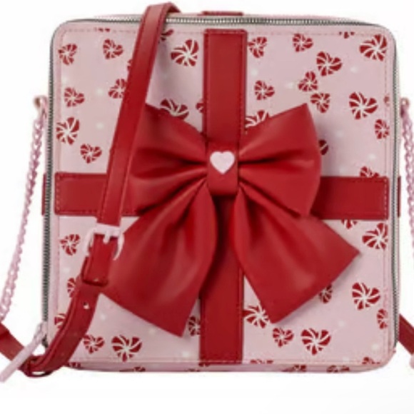 Betsey Johnson Handbags - Betsey Johnson present gift crossbody bag purse NWT